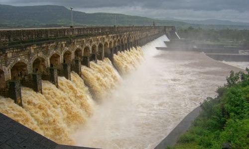 In a country plagued by increasing droughts and floods, growing water challenges are putting India’s energy security in a precarious position. Photo by Sylvain Massuel/IRD