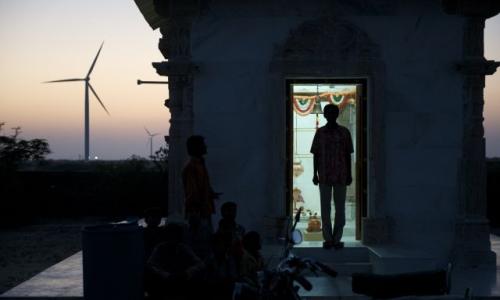 The sun sets in Gujarat. Photo by Danish Wind Industry Association/Flickr