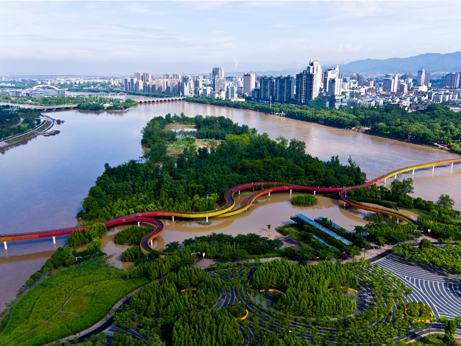 A Resilient Landscape: Yanweizhou Park in Jinhua City as part of China’s Sponge city concept showcases a natural riparian landscape park designed as ecological solution to large-scale flood management A Resilient Landscape: Yanweizhou Park in Jinhua City as part of China’s Sponge city concept showcases a natural riparian landscape park designed as ecological solution to large-scale flood management